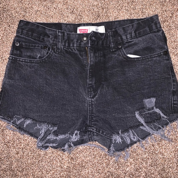 Levi’s shorts - Picture 3 of 3